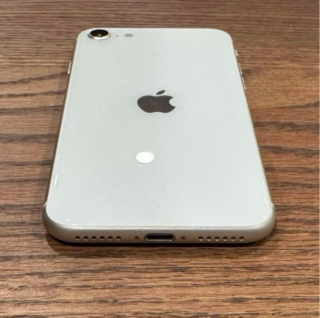 iPhone SE3 128GB スターライト（ホワイト）