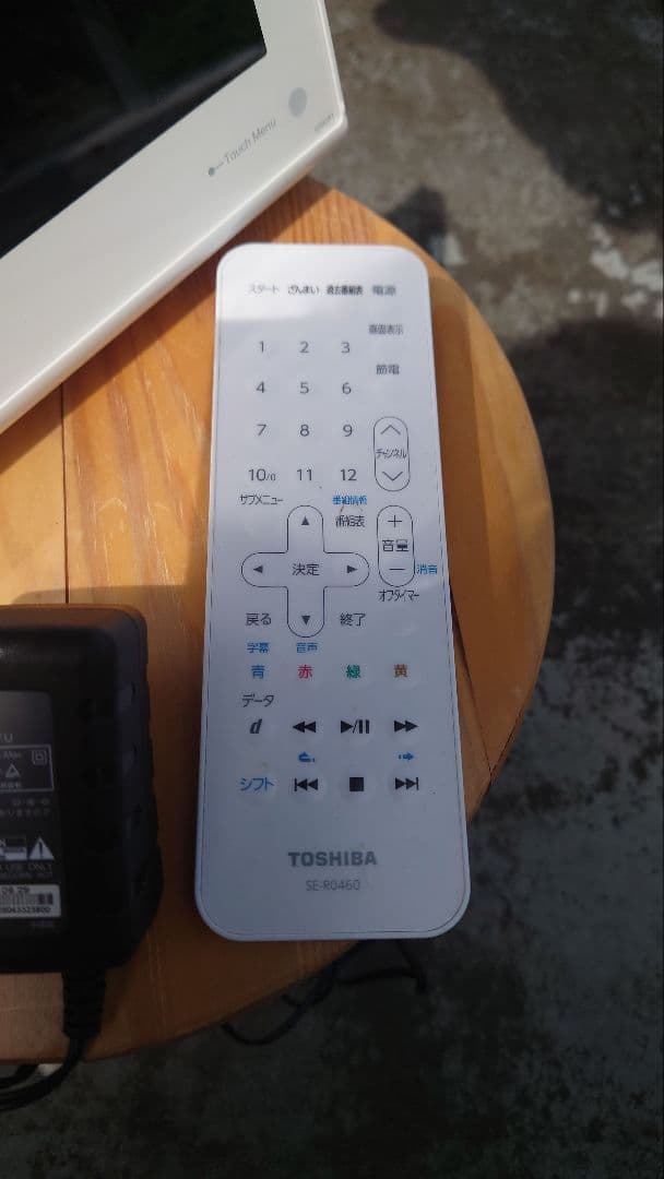 週末 値下げTOSHIBA REGZA ポータブルテレビ 10WP1