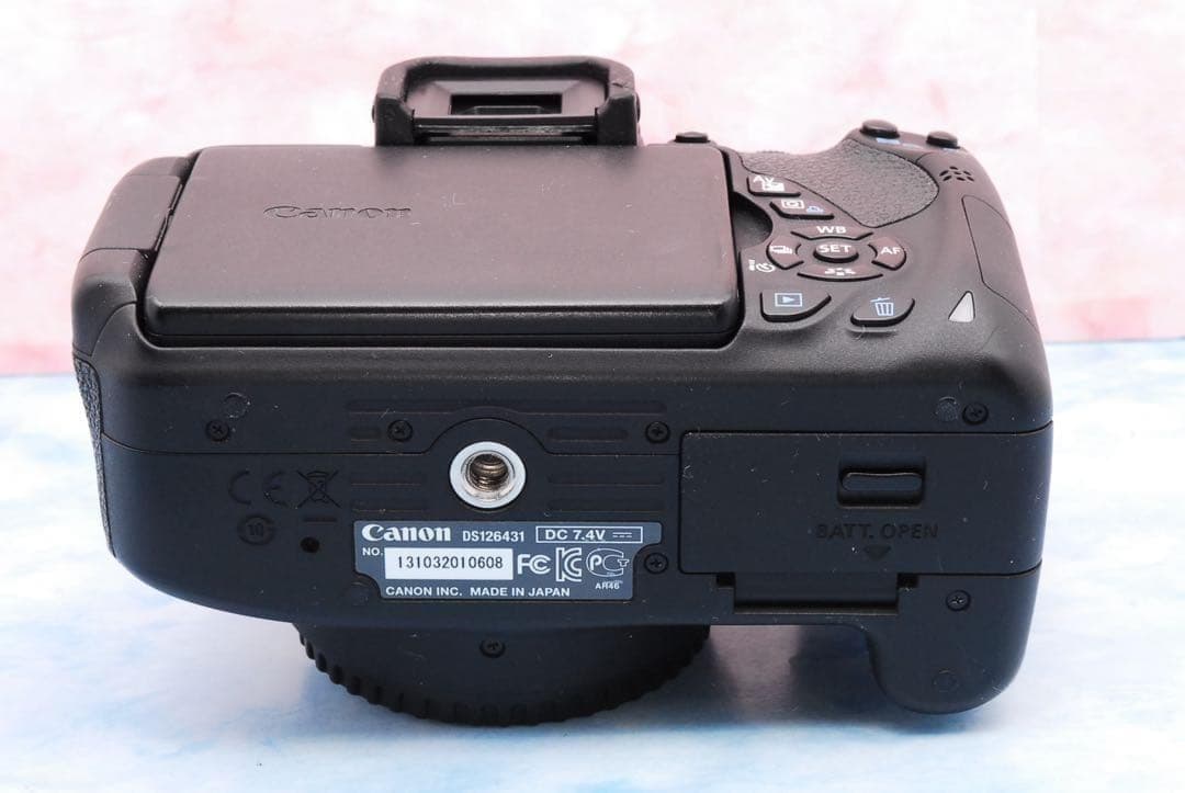 Canon Kiss X7i✨一眼レフカメラ✨手ぶれ補正＆超望遠のWレンズ