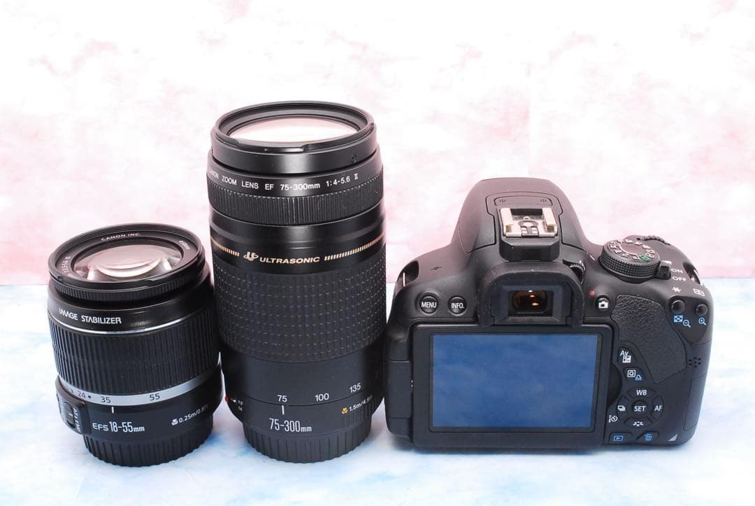 Canon Kiss X7i✨一眼レフカメラ✨手ぶれ補正＆超望遠のWレンズ