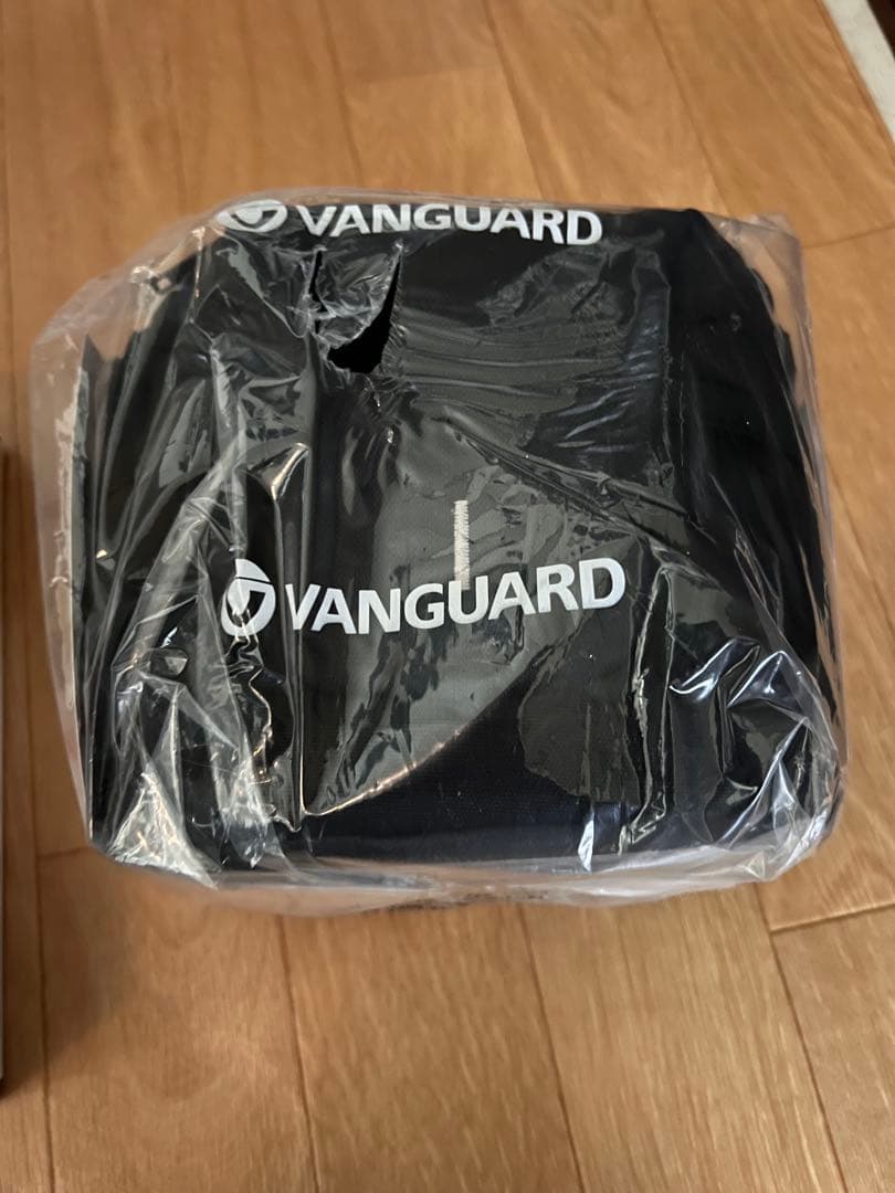 Olympus PEN E-PL8 + Vanguard バッグ