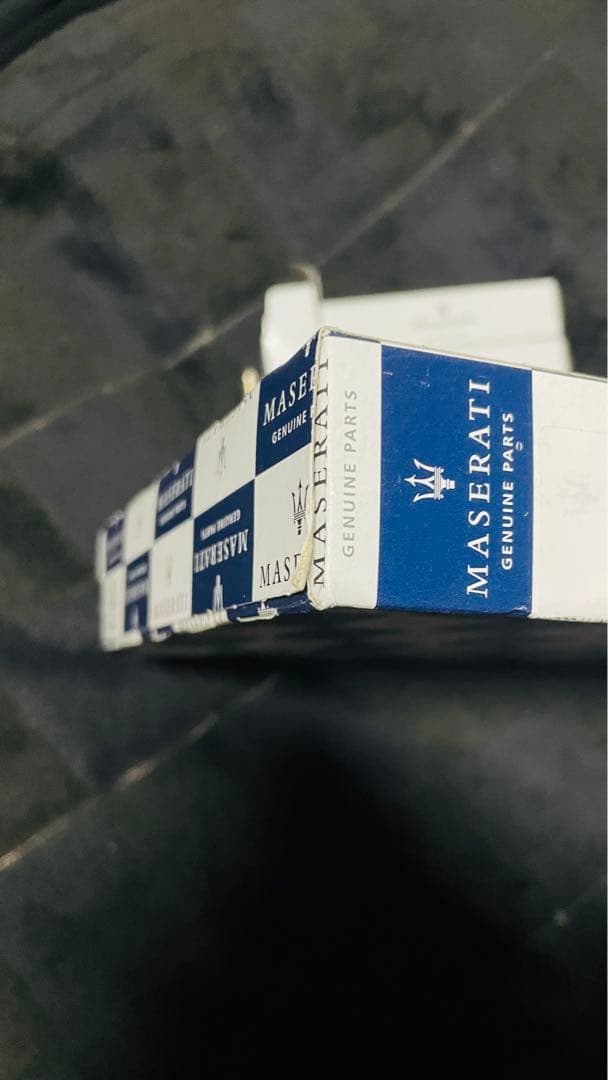 Maserati 純正スパークプラグ 【SILKAR8C6DS】