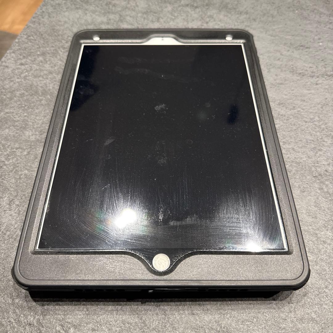 iPad Pro 10.5インチ　wi-fi+cellular　SIM KDD