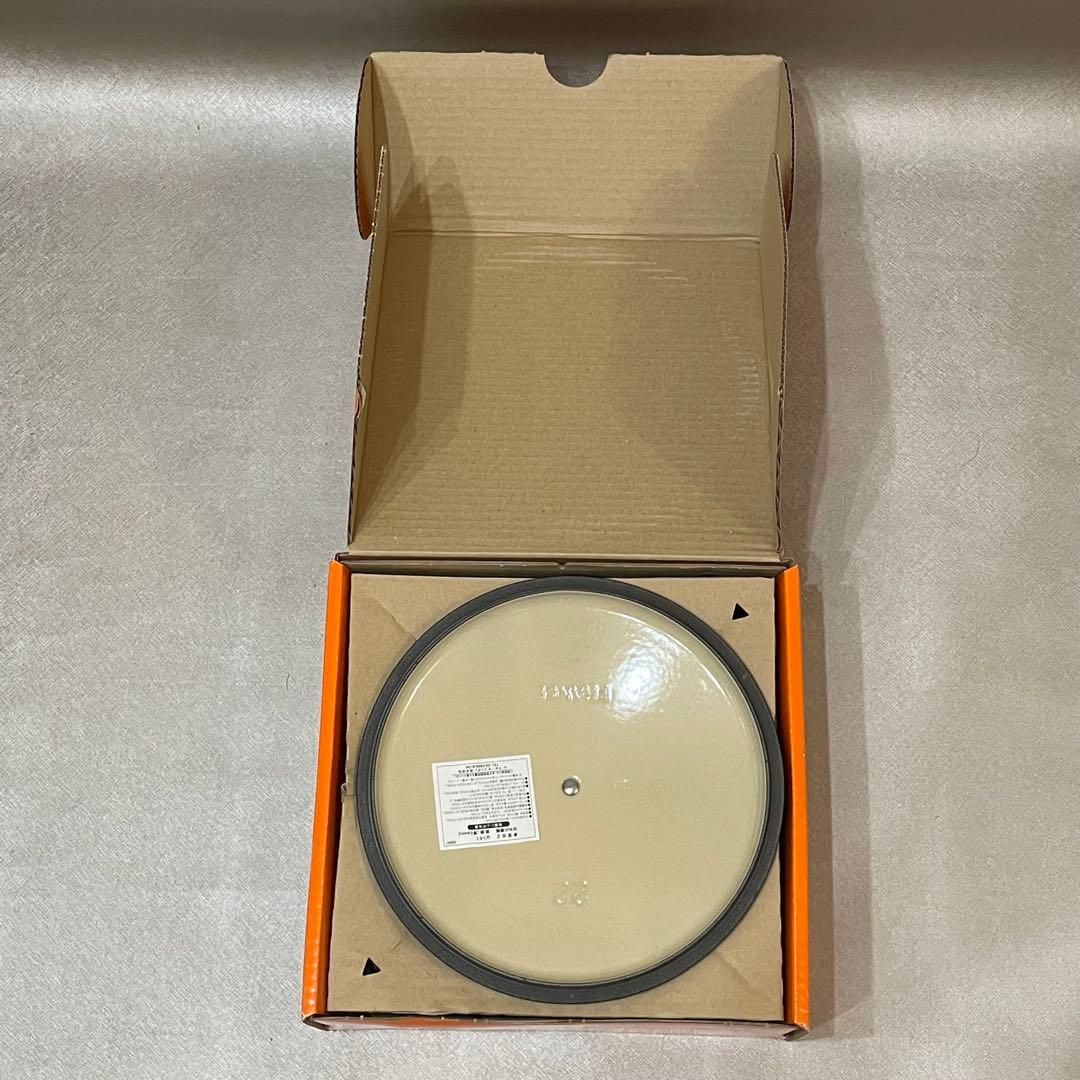 新品未使用　ルクルーゼ　ココット・ロンド　ブラック　両手鍋　22cm