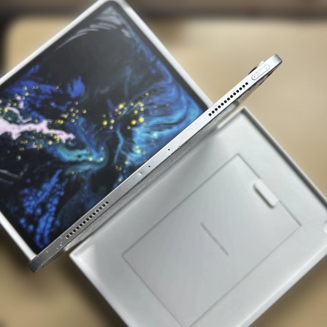 iPad Pro 11インチ　第1世代　Wi-Fi 256GB 割れあり