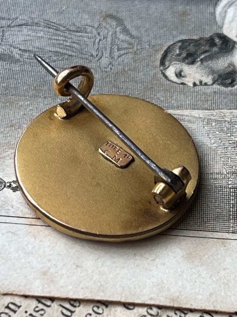 ジャンヌダルクのブローチ　フランスアンティーク　ゴールドプレートフィックス未使用