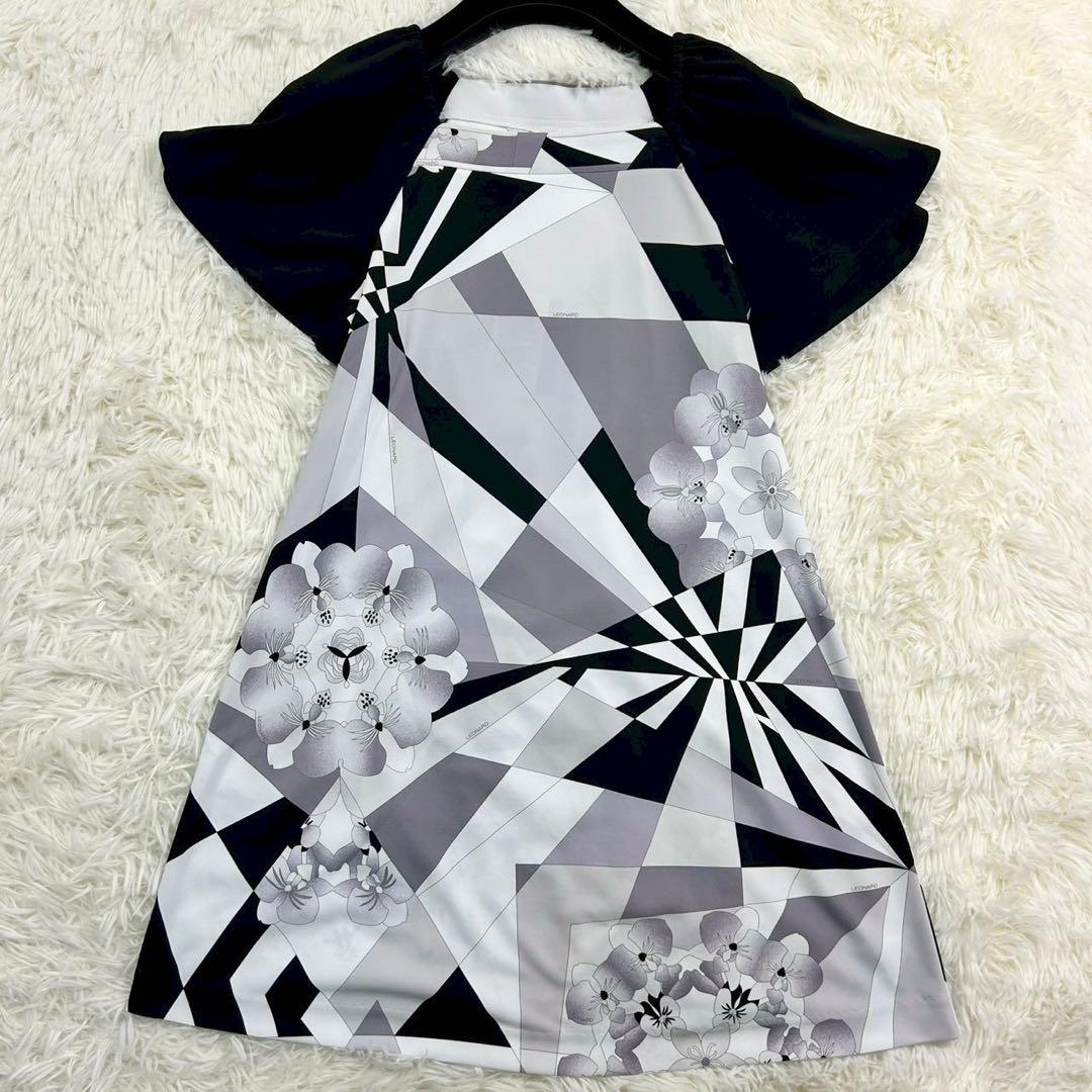 良品　レオナールスポーツ　ワンピース　花柄　ジオメトリック　ブラック系　38