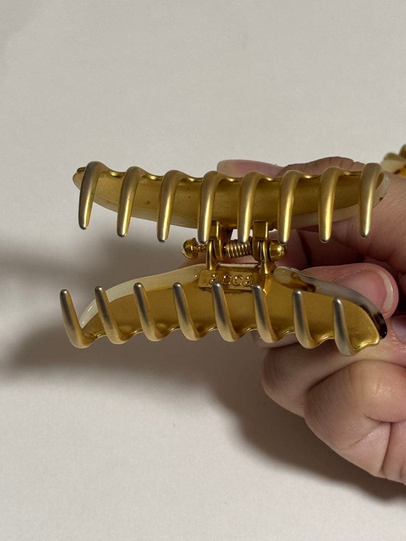 acca ヘアクリップ 2個