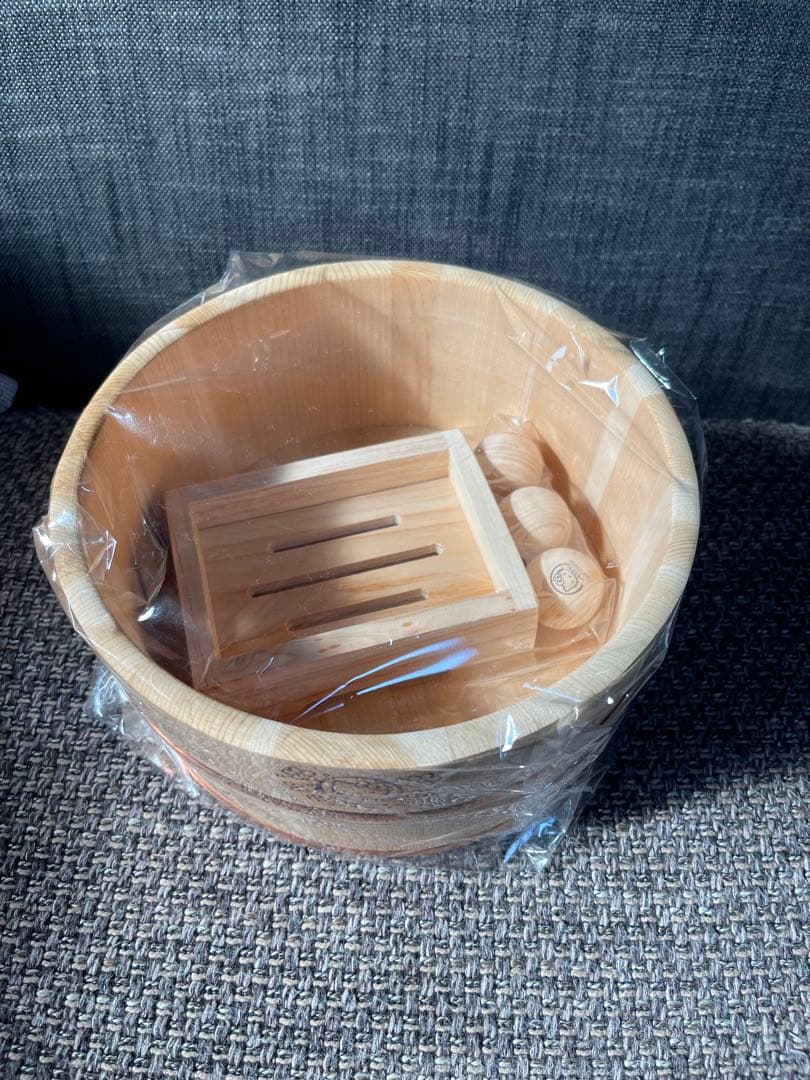 ハローキティ　風呂桶　石鹸置き　湯玉セットです。さらに、お値下げ中です。