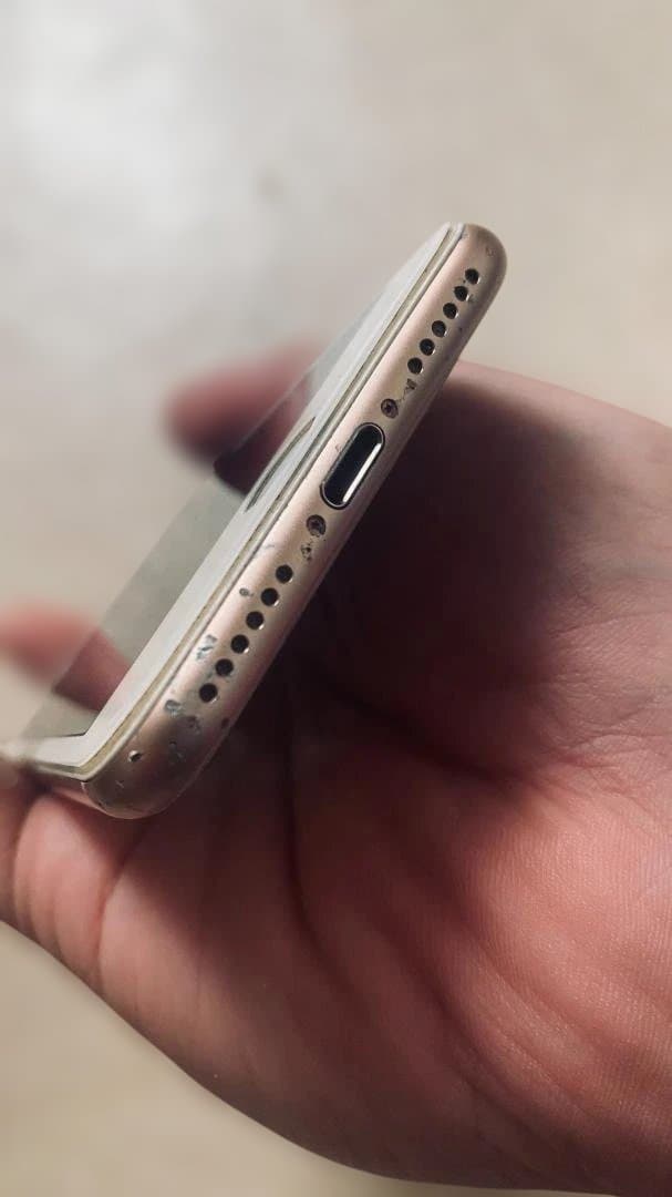 S*）様 iPhone 8 256GB SIMフリー 本体 (バッテリー交換推奨