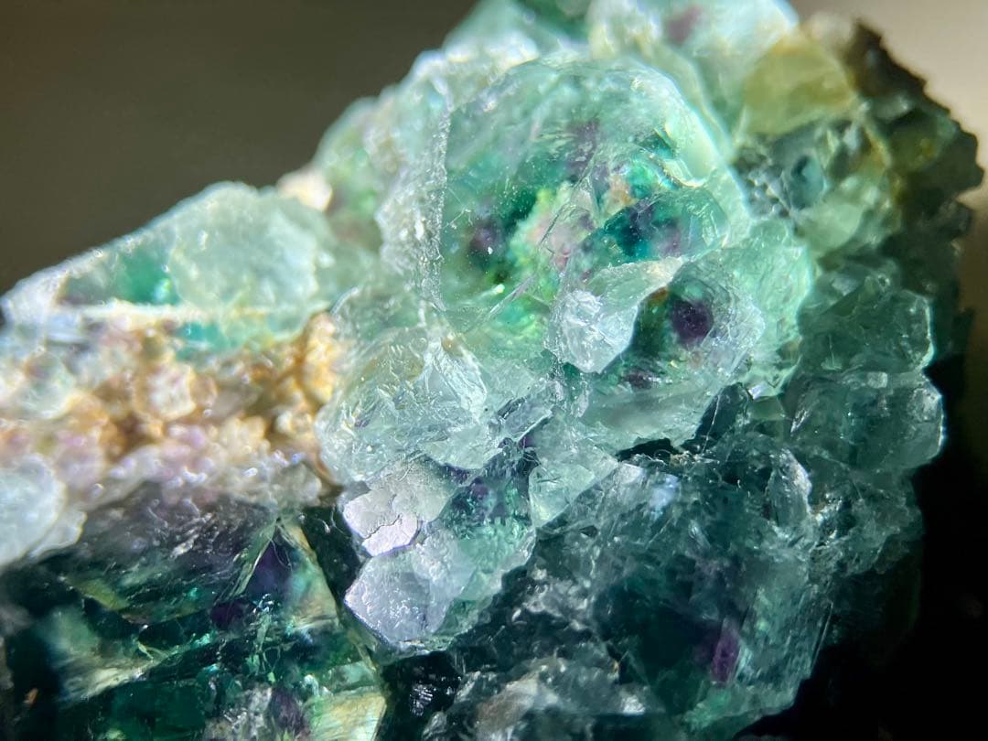 オコルスApit body産 フローライト 鉱物標本