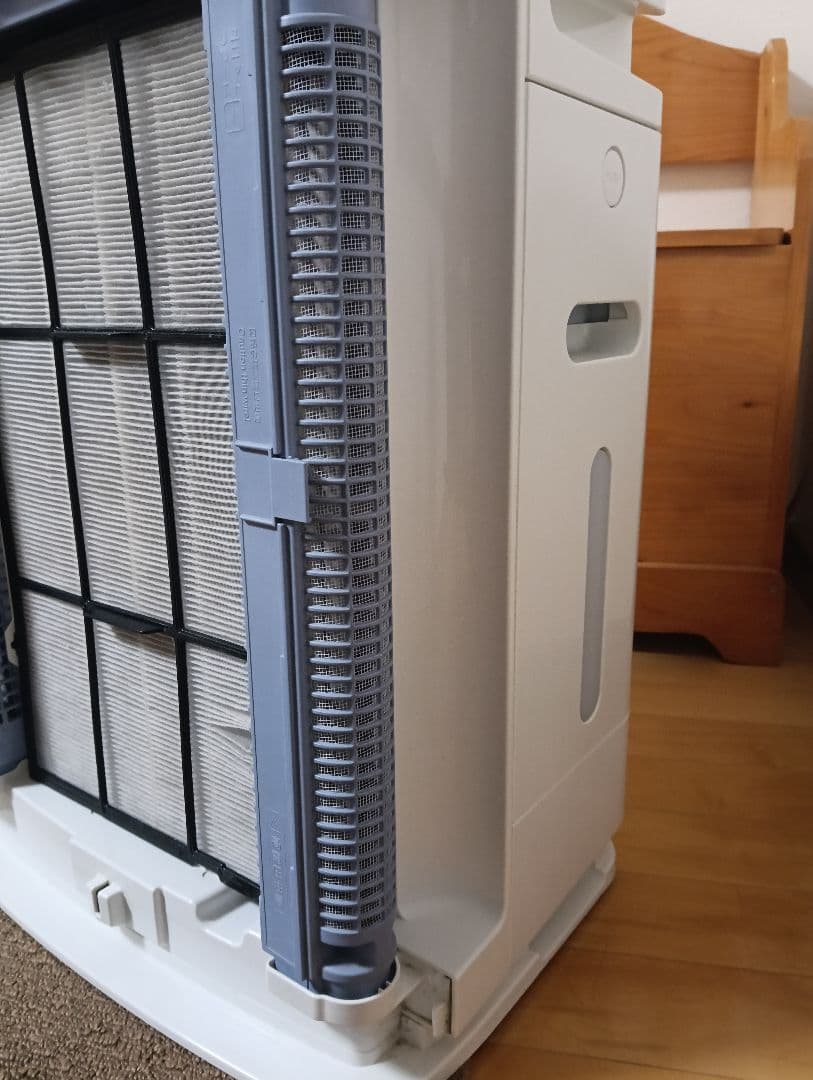 空気清浄機 ダイキン MCK70TE4-W 17年製 ホワイト