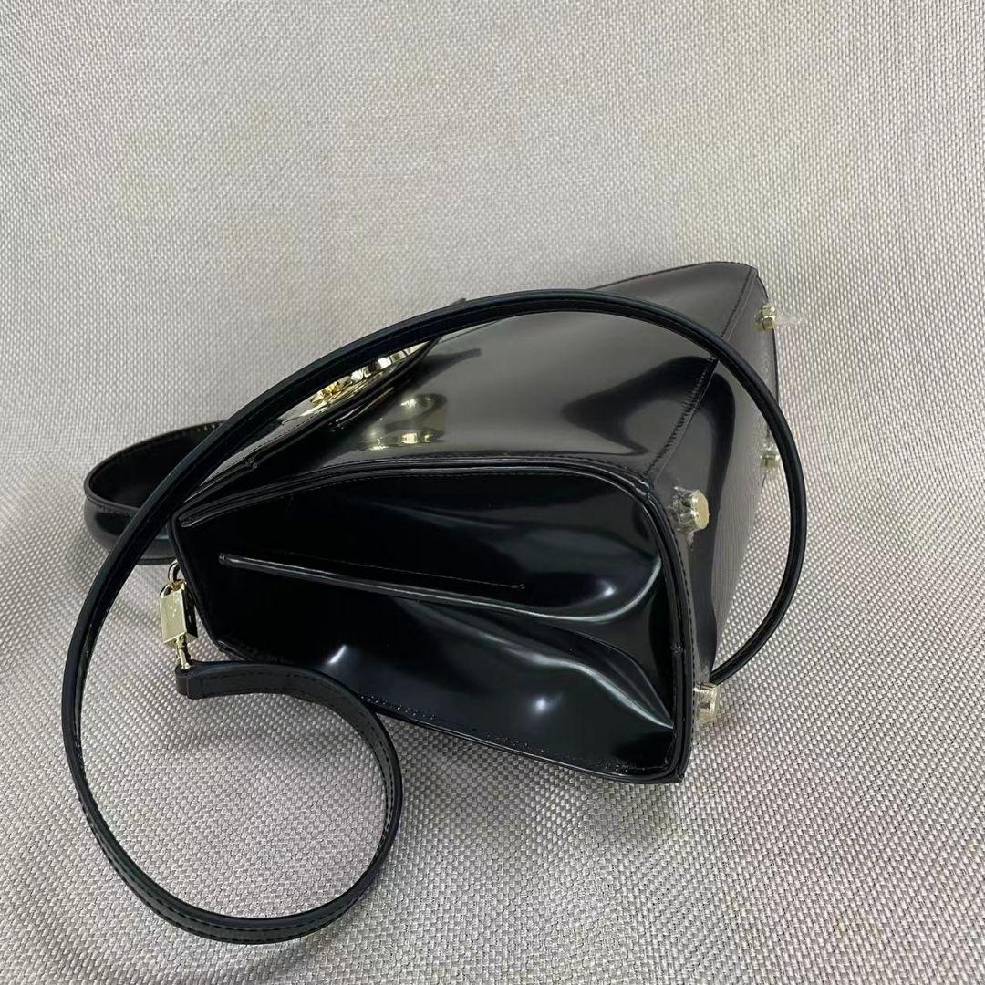 サルヴァトーレフェラガモ ハンドバッグ ガンチーニ レザー 2way