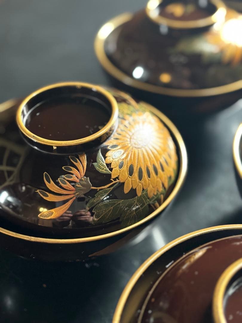 アンティーク品　漆器椀　時代物　 京塗り7客セット 金色の菊花7種類の模様