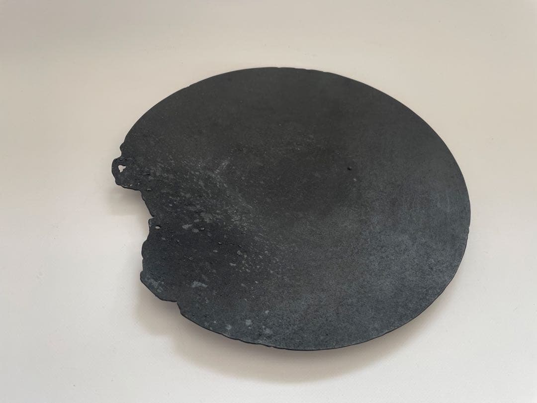 大山求さん 黒錆虫喰いプレート