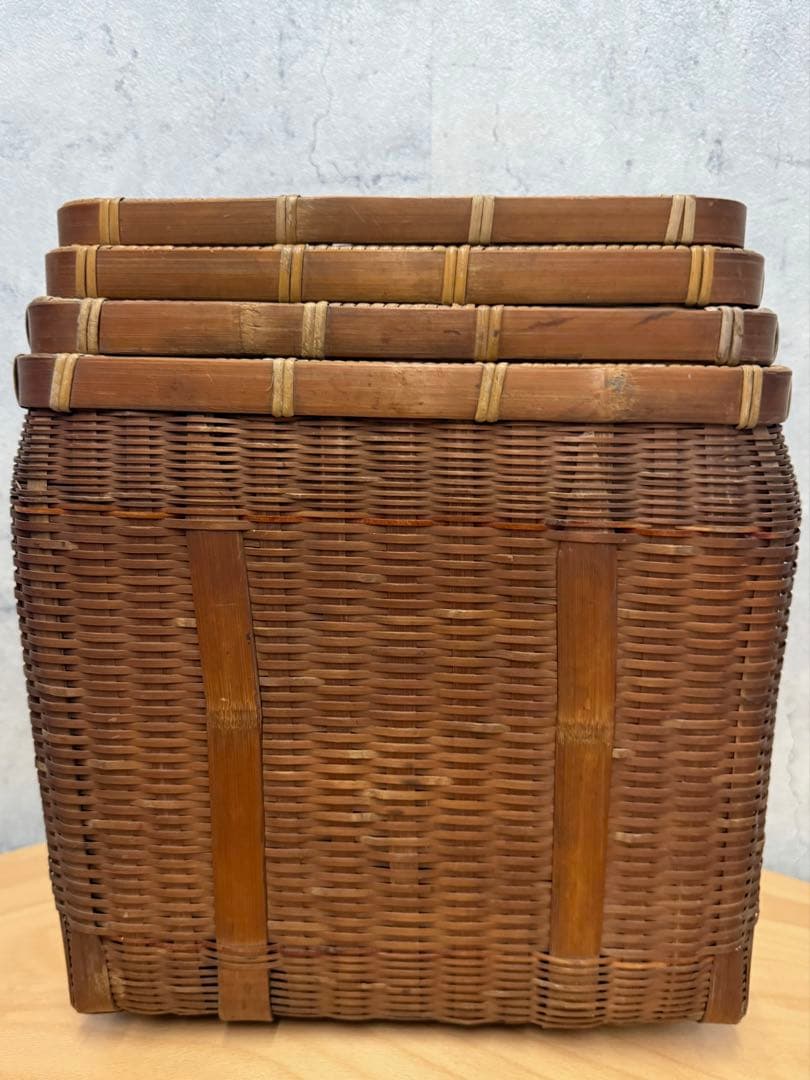 京都　美しい手編みのカゴ　四段重ね　ヴィンテージ　竹製スタッキングバスケット