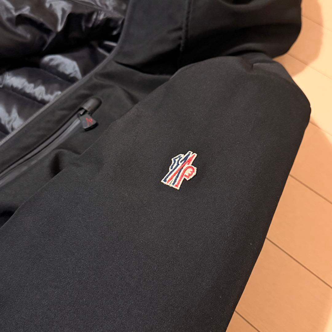 MONCLER ブラック ダウンジャケットGRENOBLE BESSANS