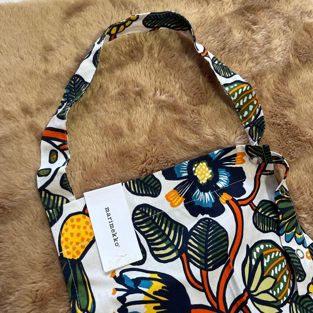 早い者勝ち！レア! 北欧　お土産　marimekko 花と葉のエプロン　新品