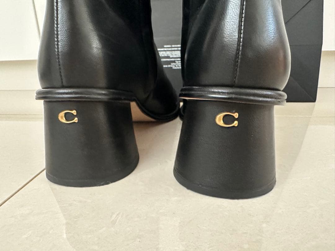最終値下げ【美品】 COACH ジジレザーブーティ　コーチ　黒 ブーツ Cロゴ