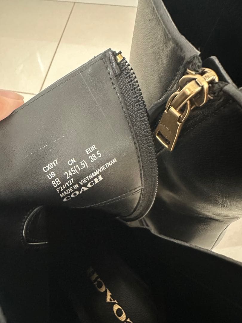最終値下げ【美品】 COACH ジジレザーブーティ　コーチ　黒 ブーツ Cロゴ