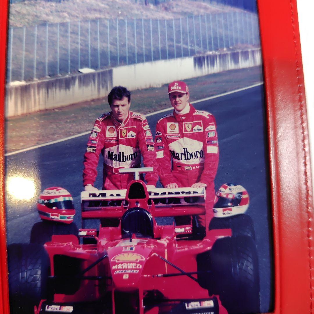 フェラーリフォトフレーム(新品)とF1キャップ(2回使用)