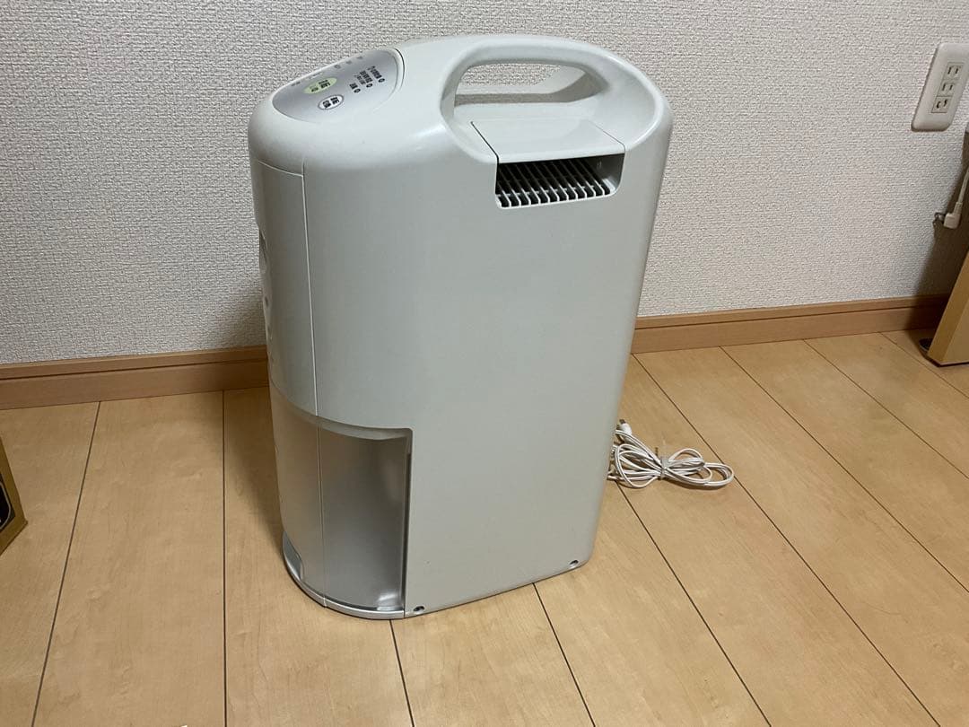コロナ　除湿機　CD-P63A-W 2020年製