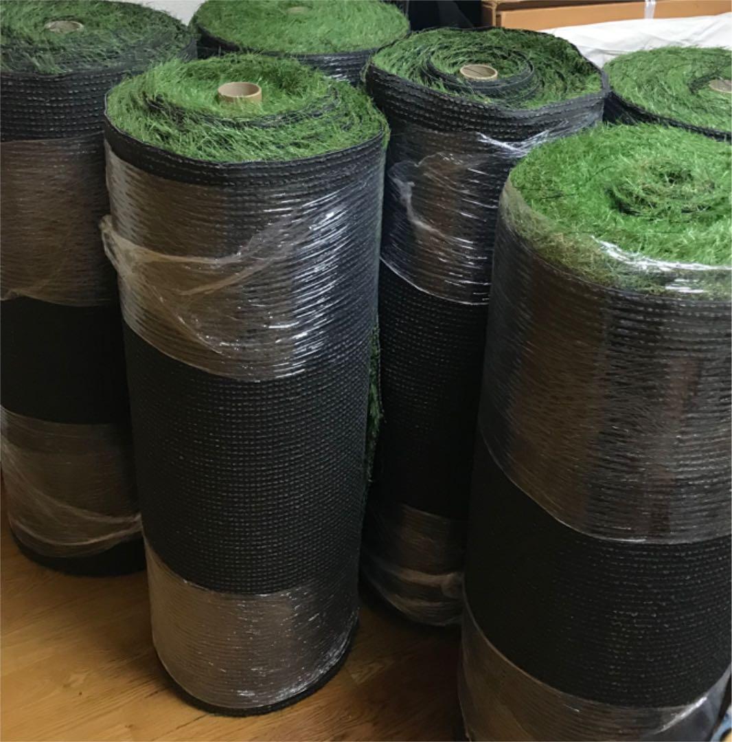 人工芝　1m × 10m 高さ　5本