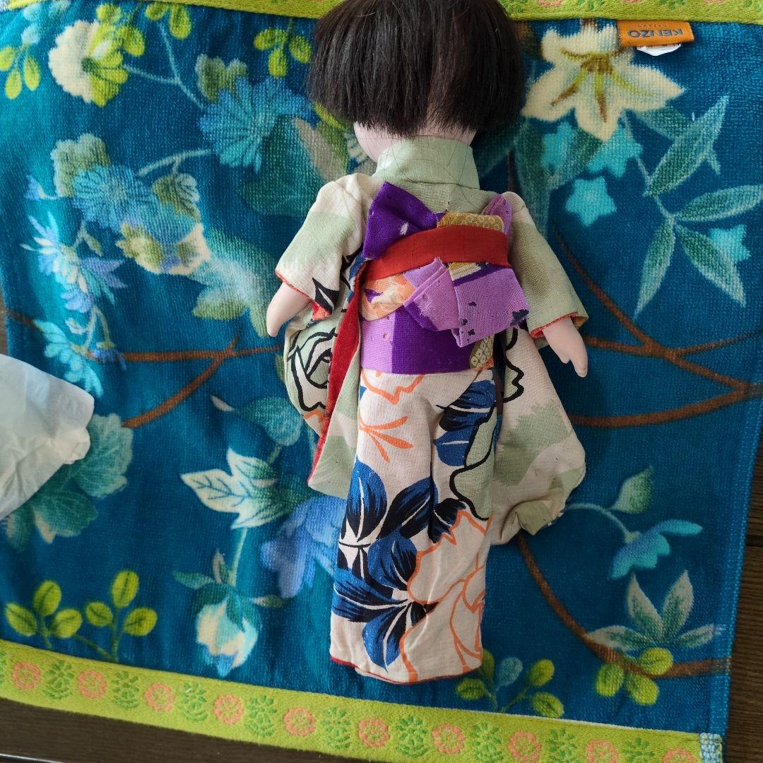 おちょぼ口の市松人形