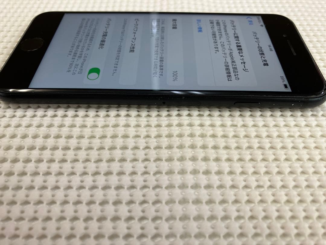 iPhone SE 第2世代 128GB リアカメラ難あり