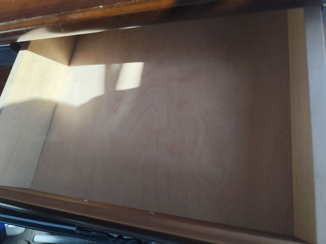 ​【関東圏限定お届け】 karimoku カリモク コロニアル調 書斎机 鍵付