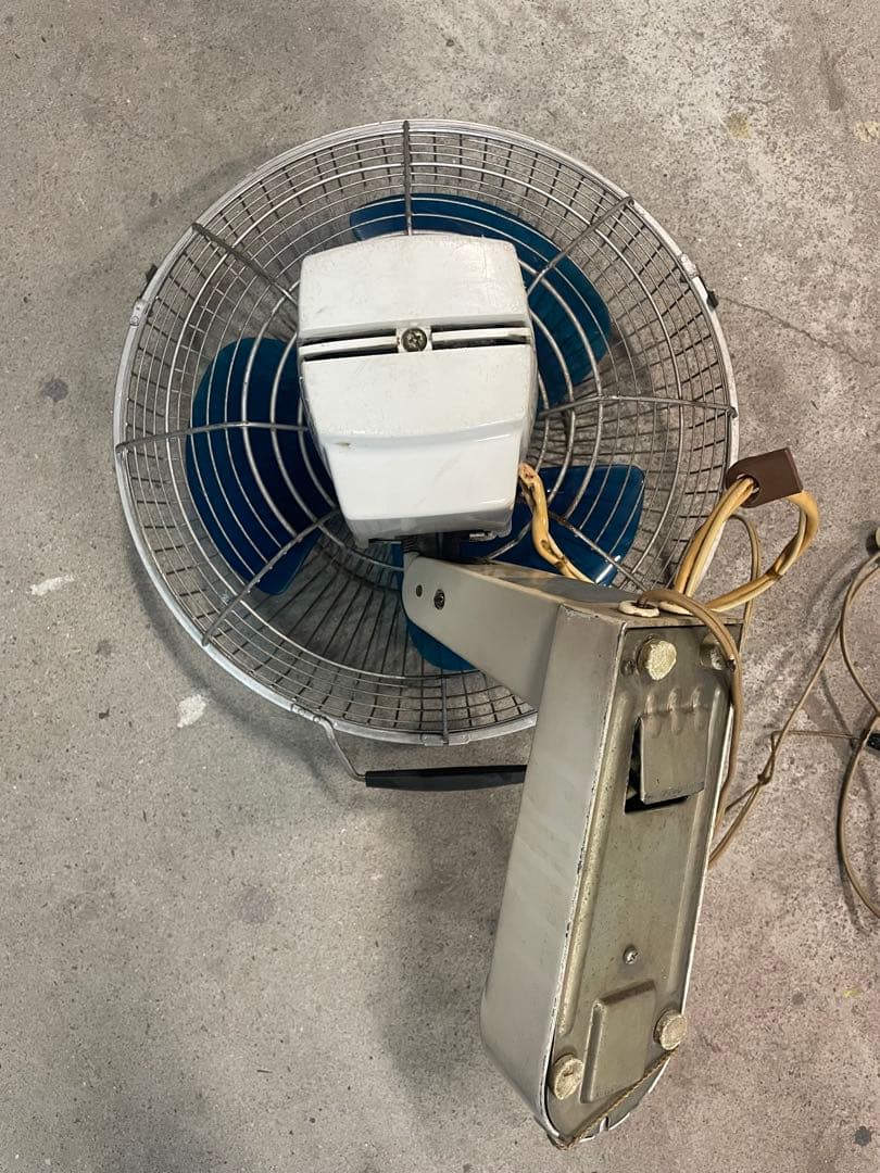 HITACHI レトロ扇風機　壁掛け用　B-673形【動作品】