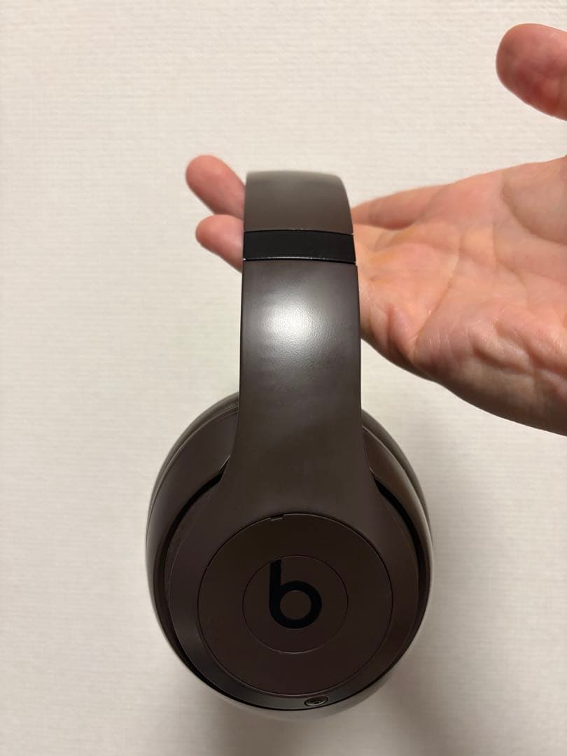 Beats Studio Pro ブラウン