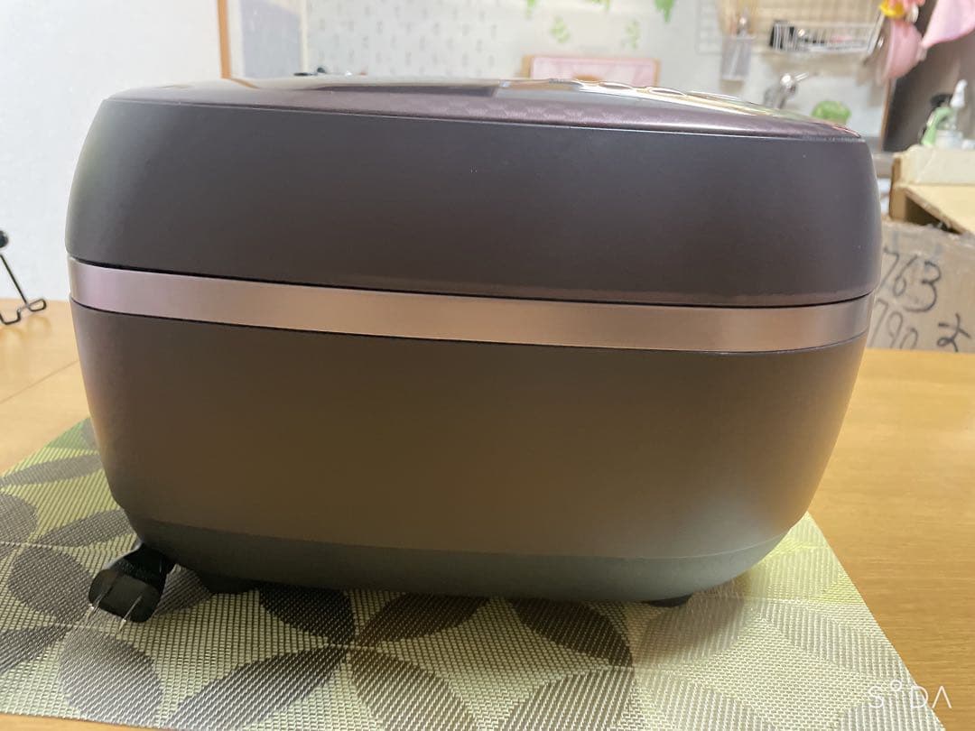 タイガー 土鍋圧力IH炊飯ジャー（5.5合炊き）JPH-A102