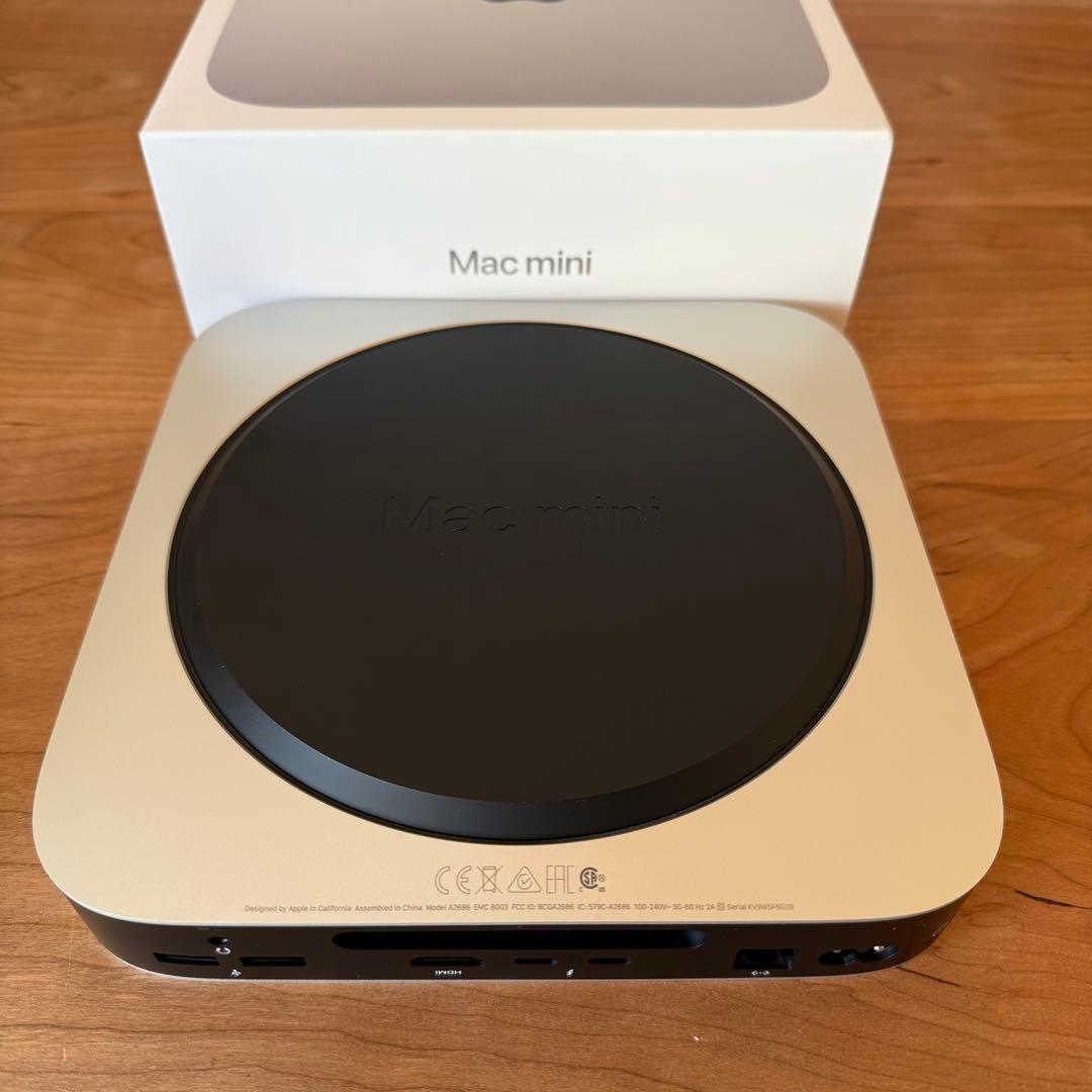 【美品】Mac mini M2チップ（8GBメモリ256GB）保証〜2025/3