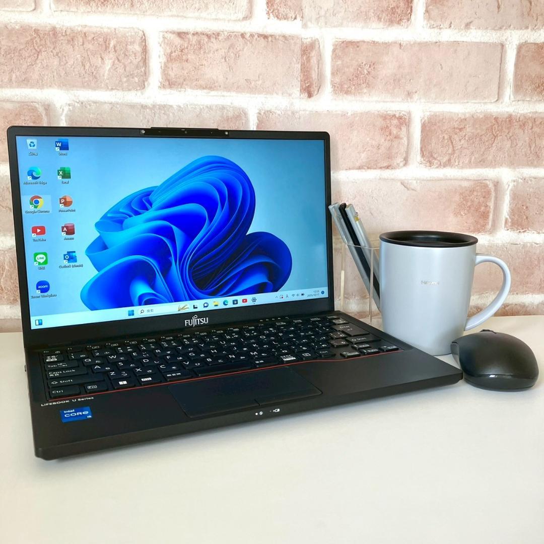 ★美品★ 2022年製 第12世代i5 超軽量934g フルHD 富士通 378