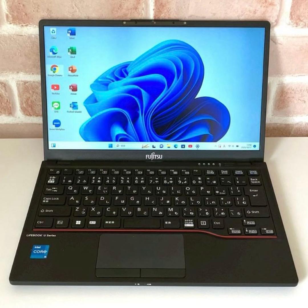 ★美品★ 2022年製 第12世代i5 超軽量934g フルHD 富士通 378