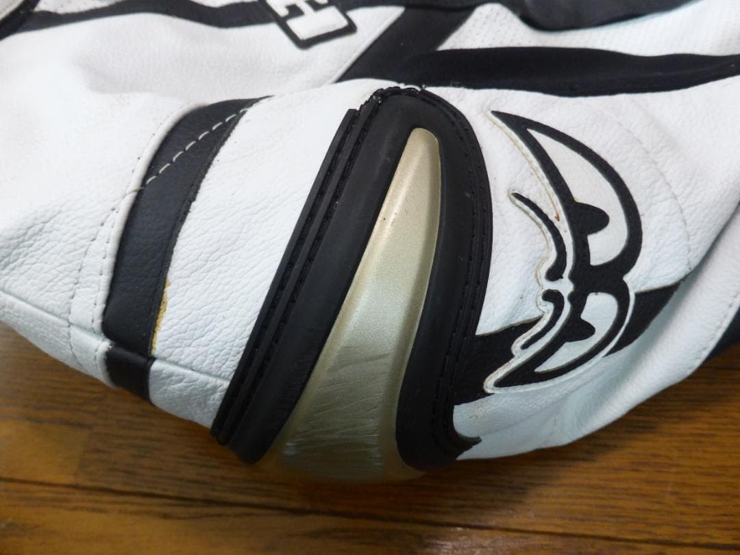 BERIK レーザージャケット ホワイト インナー プロテクター付き