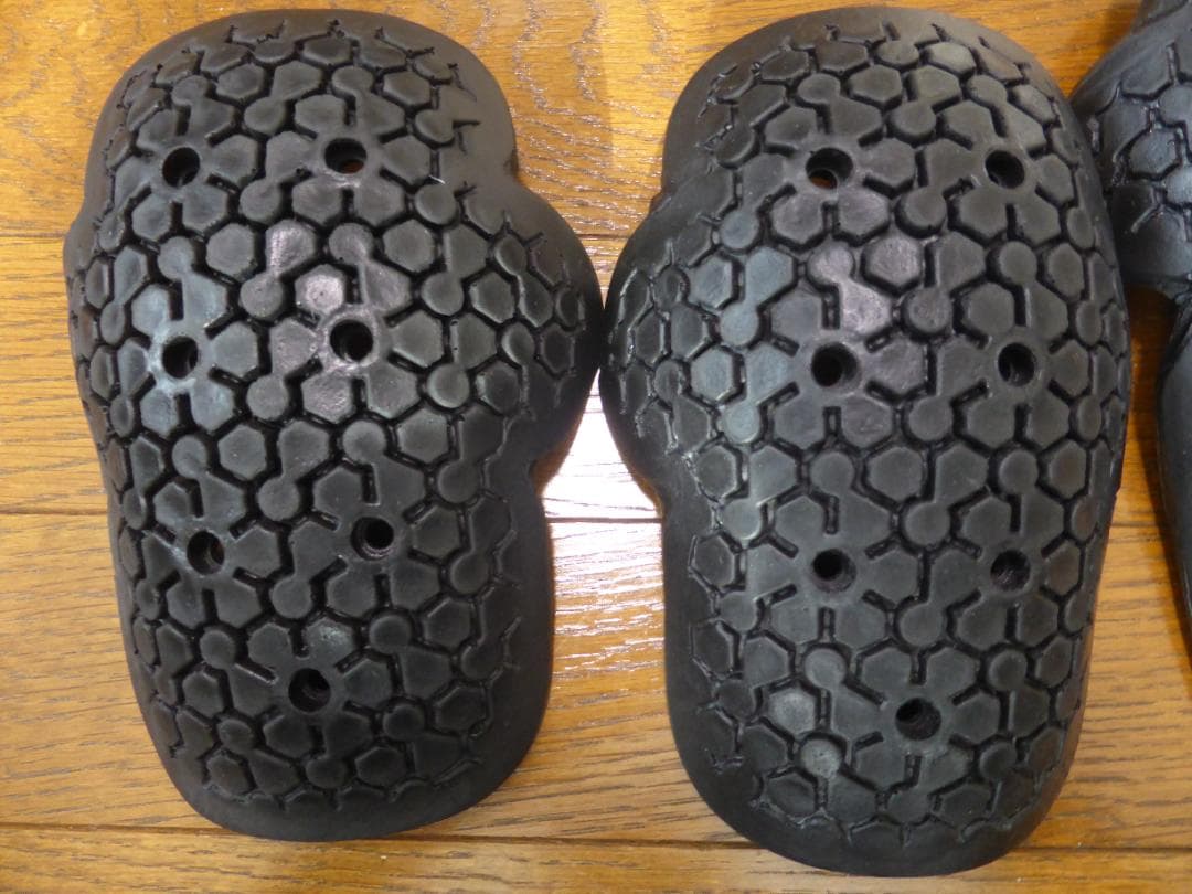 BERIK レーザージャケット ホワイト インナー プロテクター付き