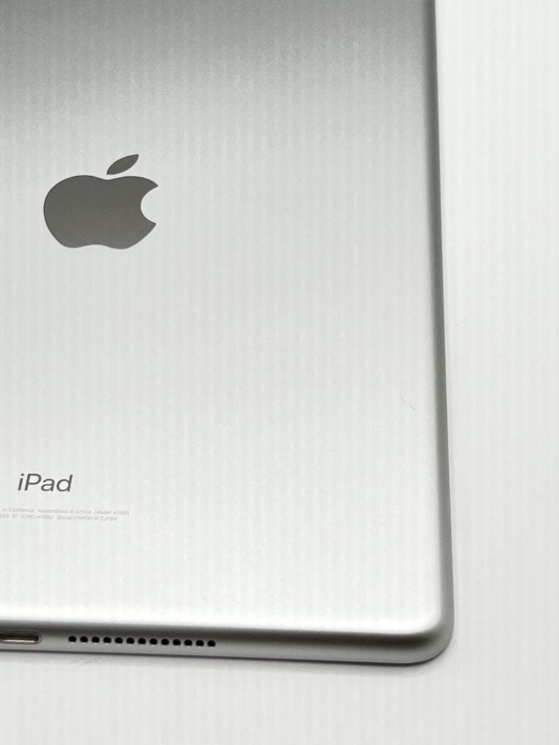 【iPad第6世代128GBwi-fiモデル】iPad本体シルバー