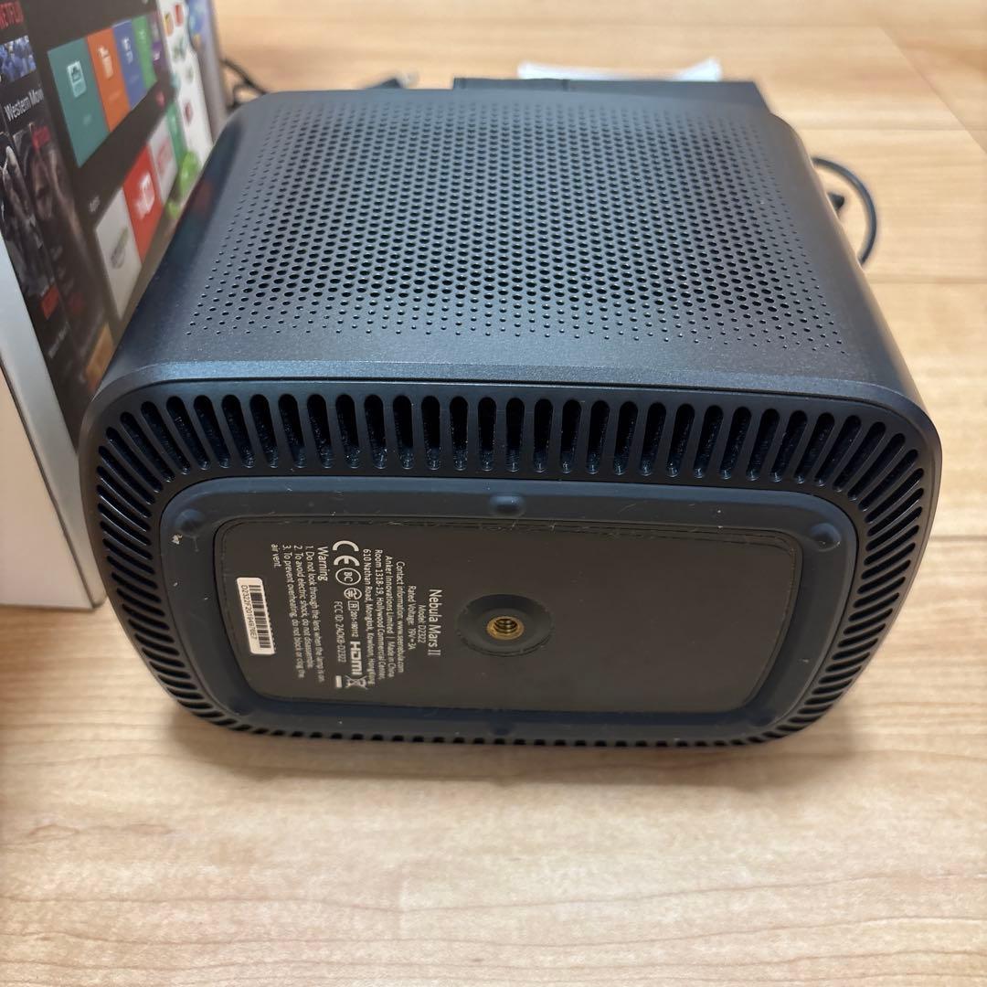 Anker Nebula Mars II Android　モバイルプロジェクター