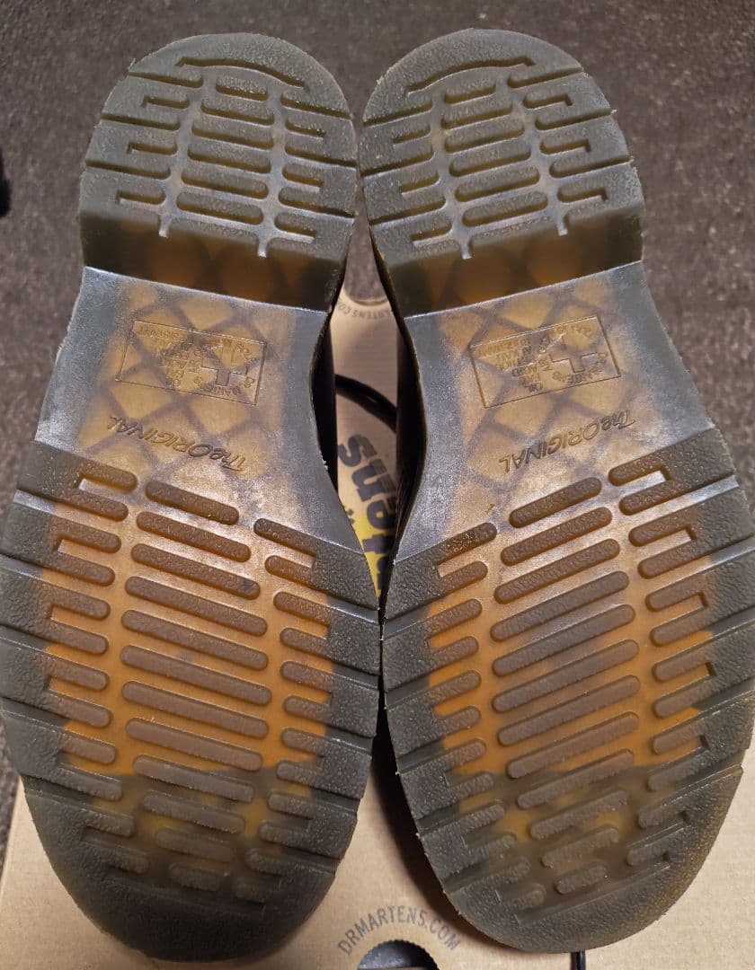 美品中古ドクターマーチン 1461 3ホール UK9