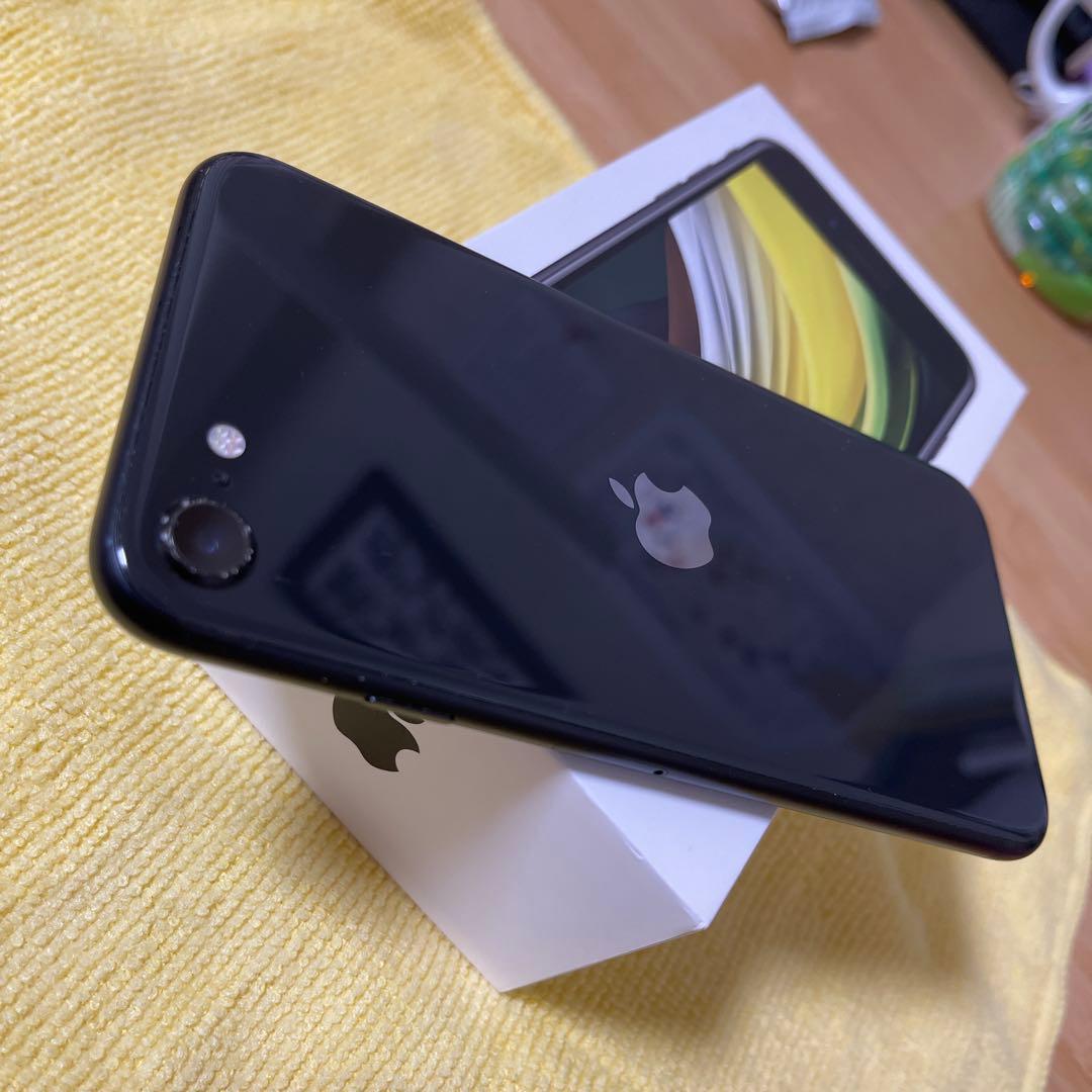 か*ん様 iPhone SE (第2世代) 本体 バッテリー最大容量86% 　付