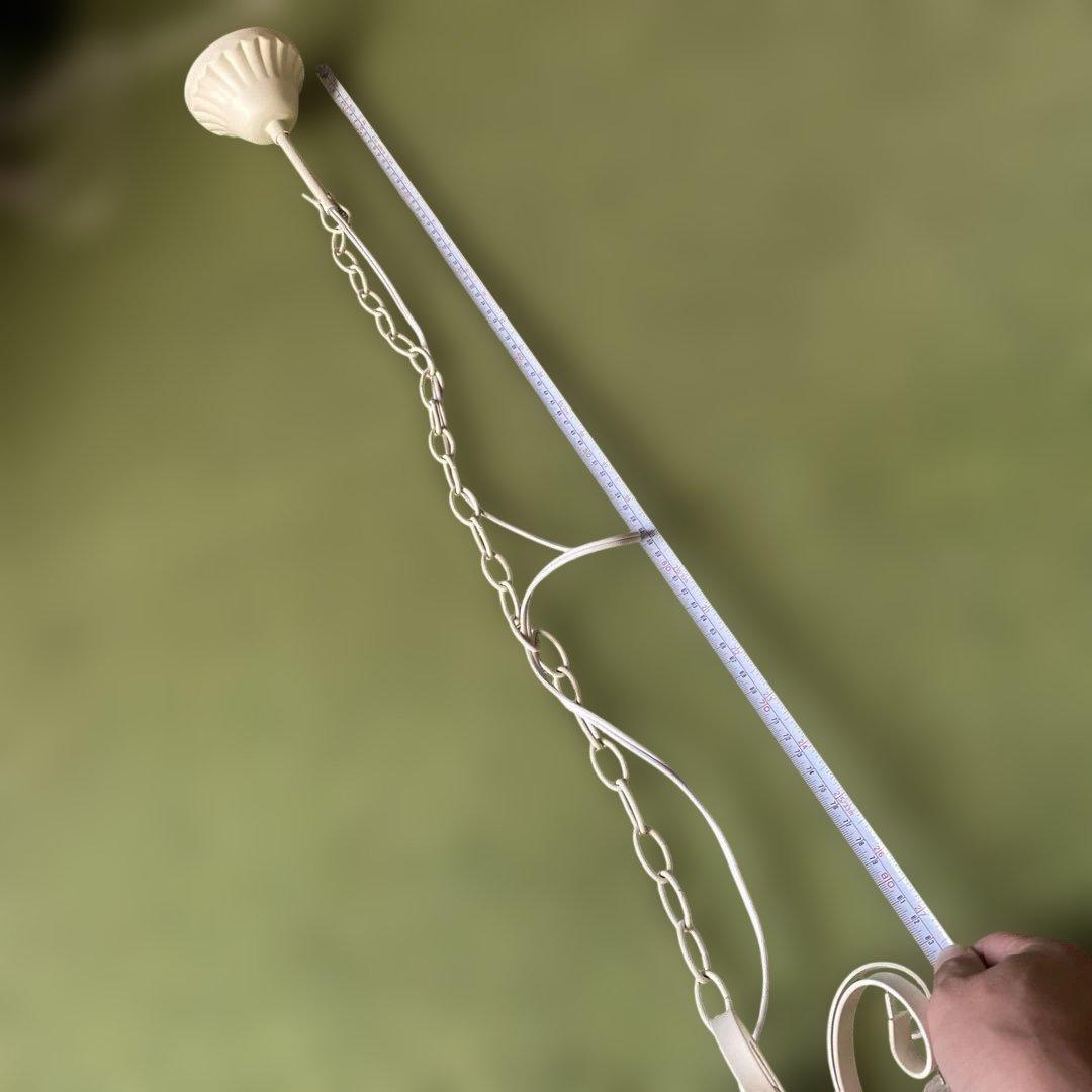 ホワイトクラシックシャンデリア 5灯 アンティーク調　ペンダントライト　リーフ