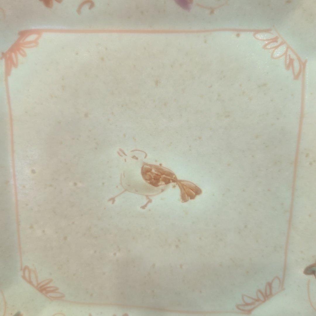 佐藤もも子　花と鳥の絵柄の角皿　新品未使用