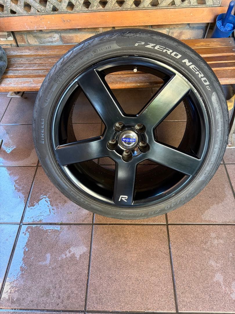 ボルボ　純正ホイール　ペガサス　235/40 ZR 18インチ　マットブラック