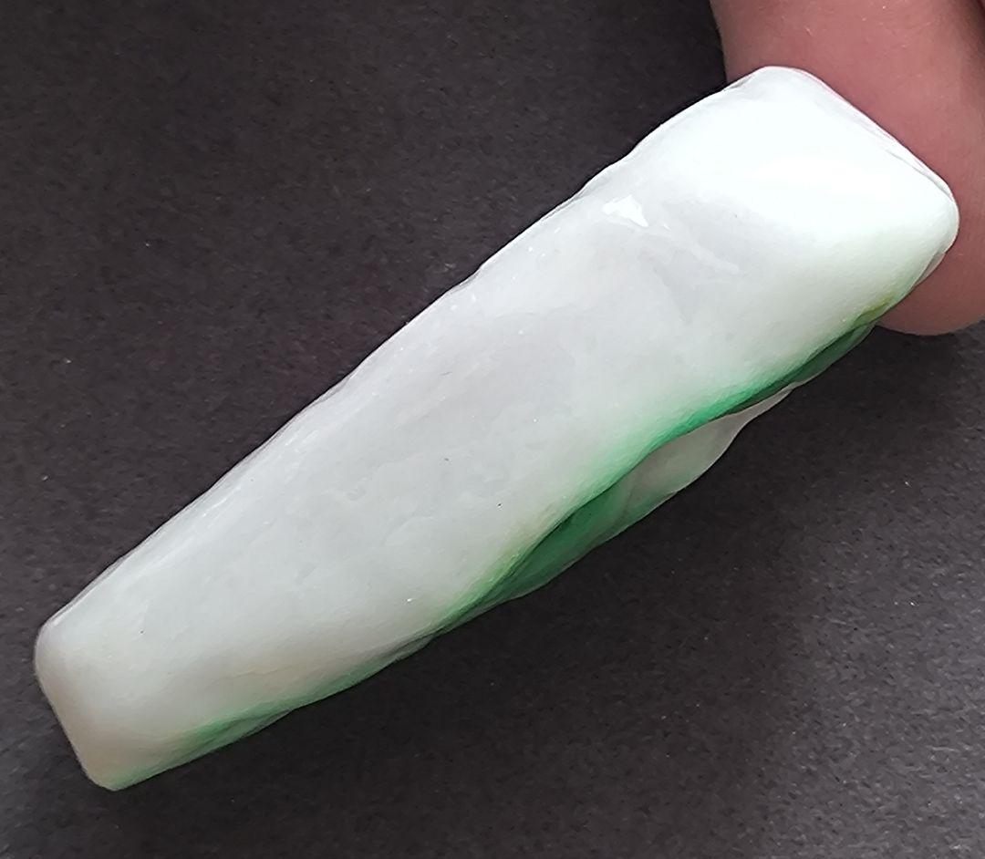 【陽緑】ミャンマー産本翡翠のルース①