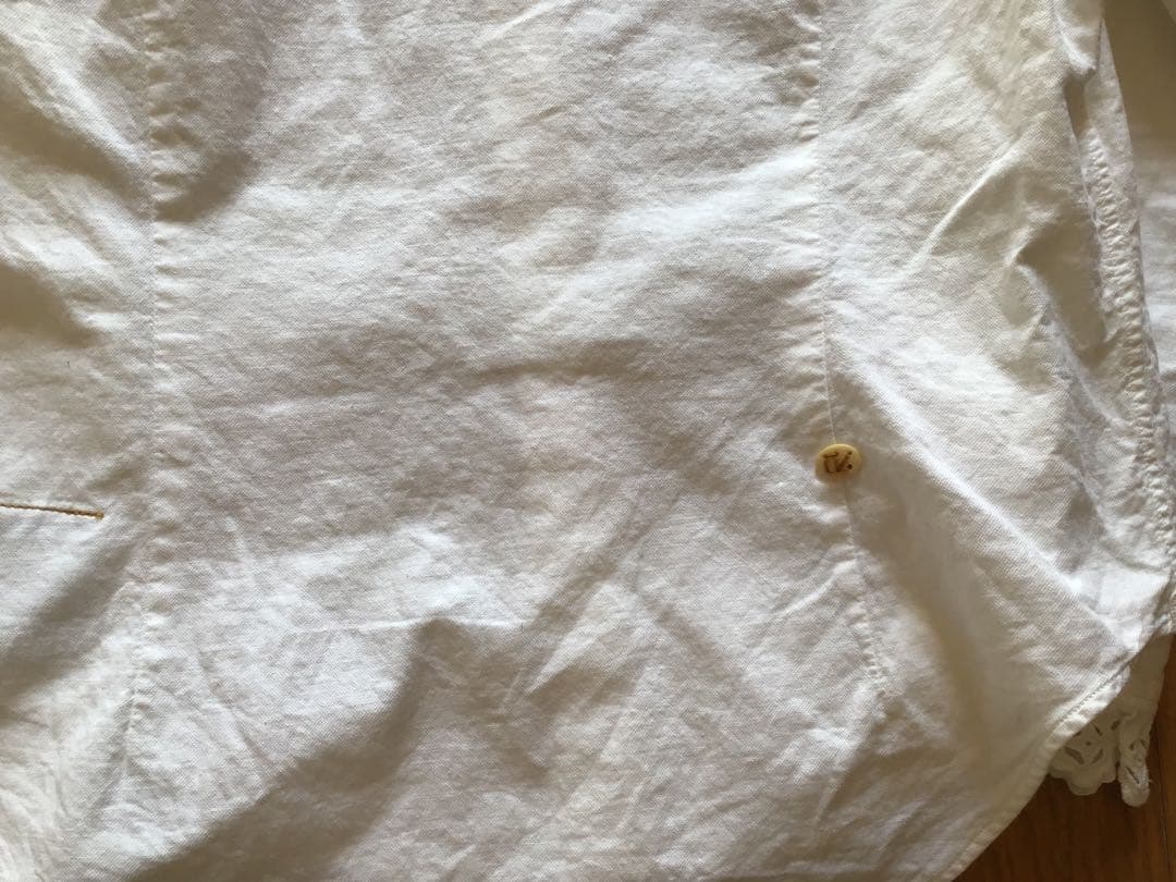 45Rレース付きホワイトシャツ