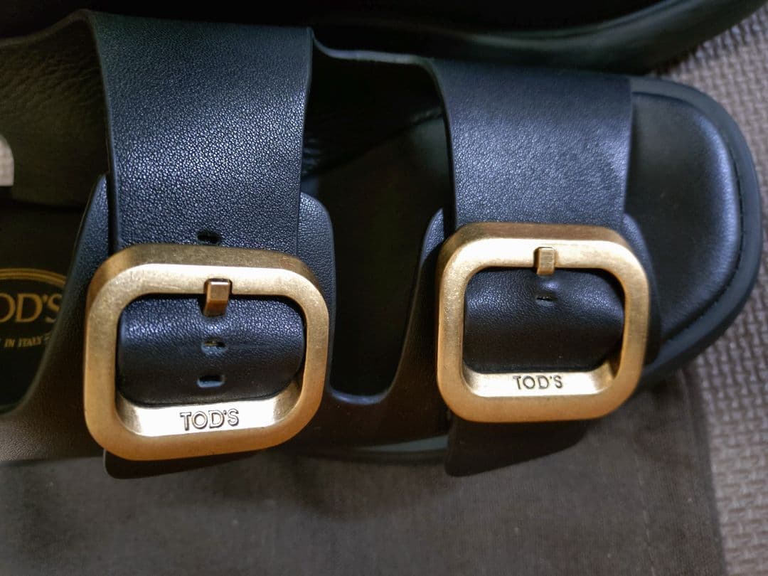 ✿　TOD'S サンダル ゴールドバックル　37