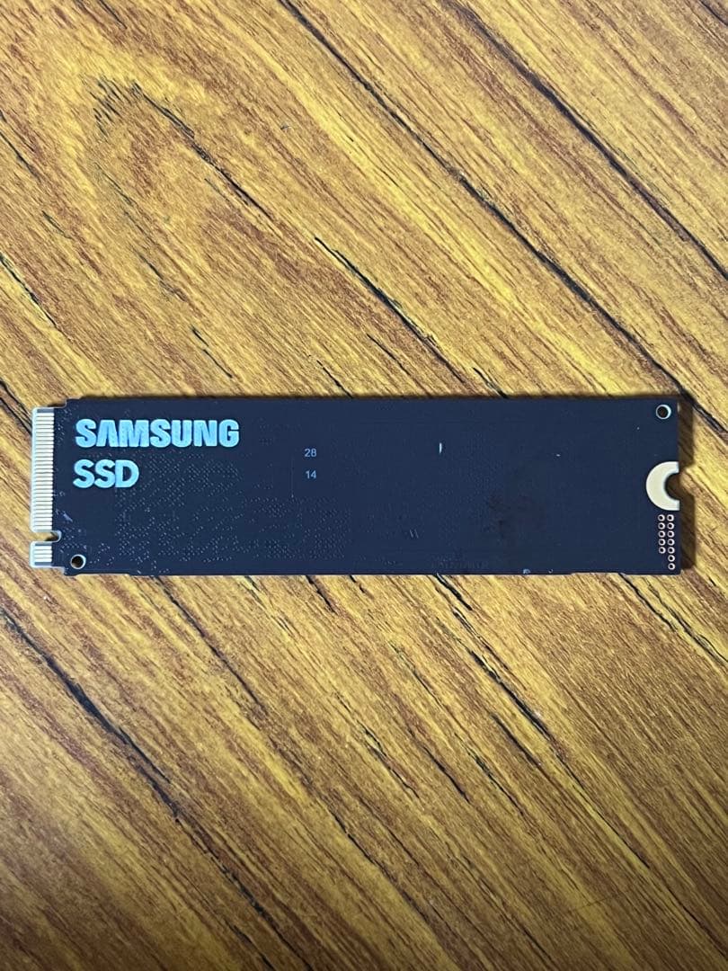 Samsung PM9A1 2TB NVMe SSD 健康度100%