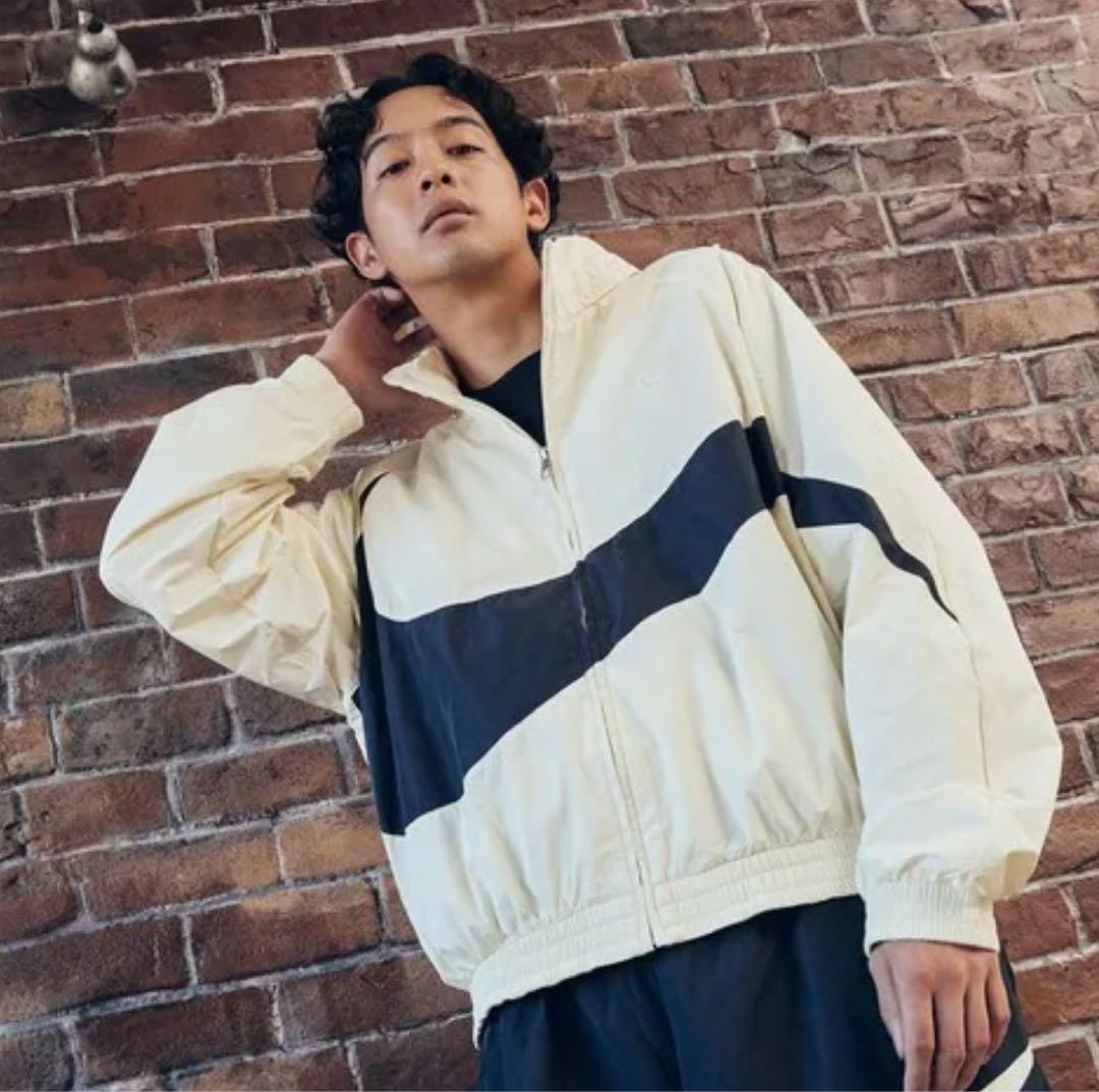 M ナイキ ナイロンジャケット セットアップ ビッグスウォッシュ　上下セット